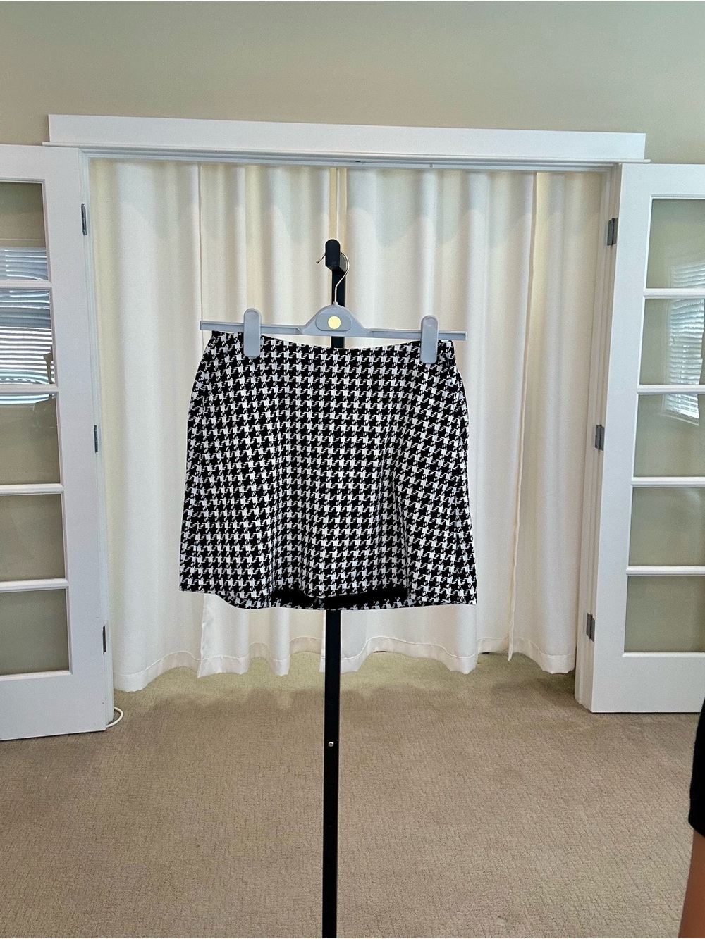 CAbi Passport Skort - Picture 1 of 2